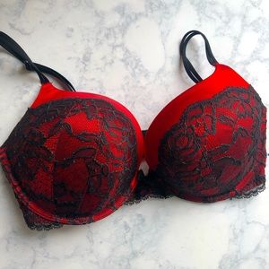 Victoria’s Secret Very Sexy 36 D Red Bra Black Lace Plunge
